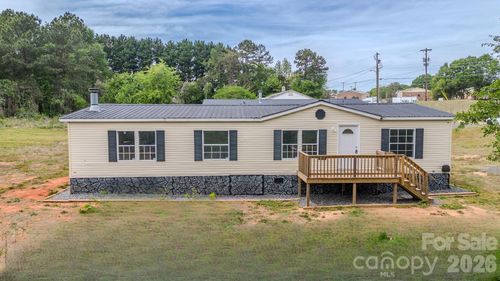 2932 23rd Avenue Ne, Hickory, NC, 28601 | Card Image