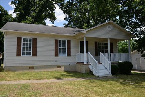 1715 Rainbow Dr, Greensboro, NC, 27403-3118 | Card Image
