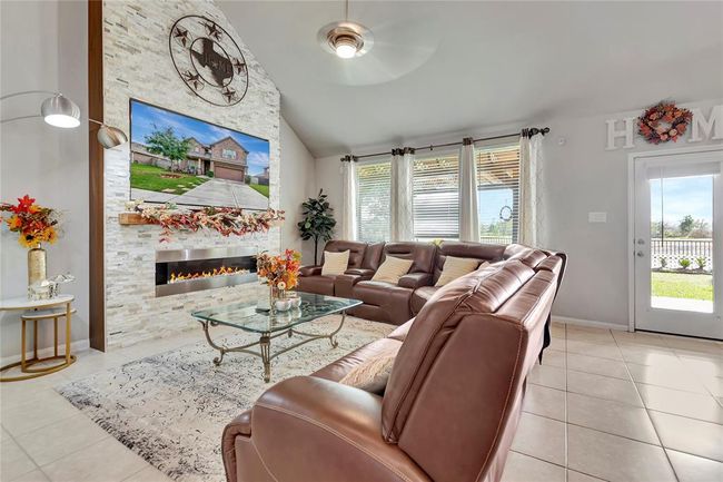 Large Living Room overlooking the water | Image 11