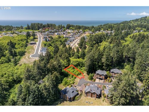 3049 Ne Cascara Ct, Lincoln City, OR, 97367-3025 | Card Image