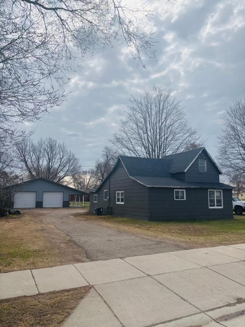 104 Douglas Ave, Carlos, MN, 56319-8182 | Card Image