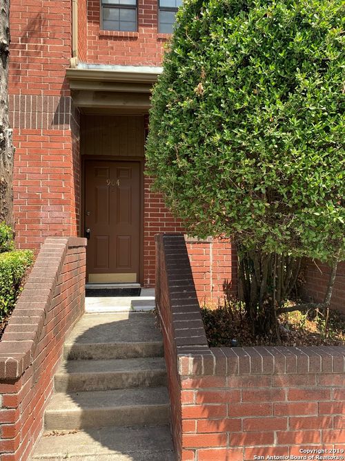 904-7930 Roanoke Run, San Antonio, TX, 78240-5216 | Card Image