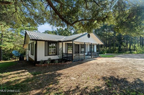 2225 Columbia Purvis Rd, Lumberton, MS, 39455-9252 | Card Image