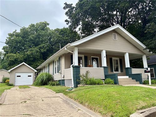 207 S Hickory St, Pana, IL, 62557-1633 | Card Image