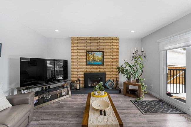 323 Alcott Cres Se, House other with 5 bedrooms, 3 bathrooms and 2 parking in Calgary AB | Image 15