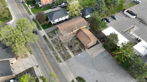 11522 Davis St, Grand Blanc, MI, 48439-1357 | Card Image