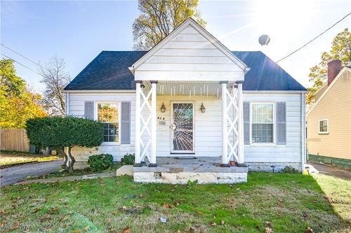 917 Woodford Ave, Youngstown, OH, 44511-2335 | Card Image