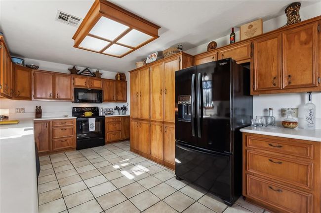 221 Kokomo Run, House other with 3 bedrooms, 2 bathrooms and 2 parking in Pointblank TX | Image 12