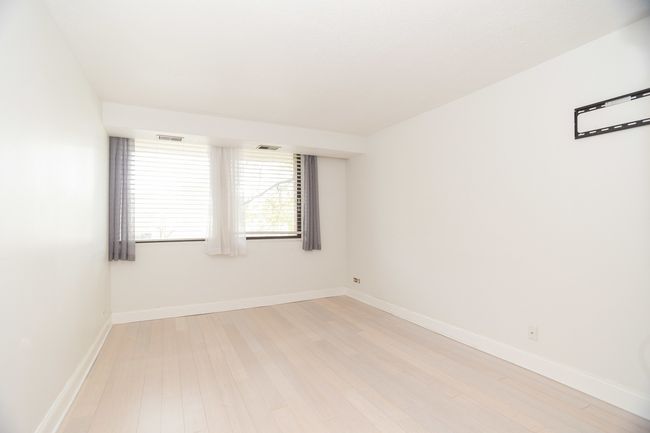 APT-208 - 2 S Atrium Way, Condo with 1 bedrooms, 2 bathrooms and 2 parking in Elmhurst IL | Image 13