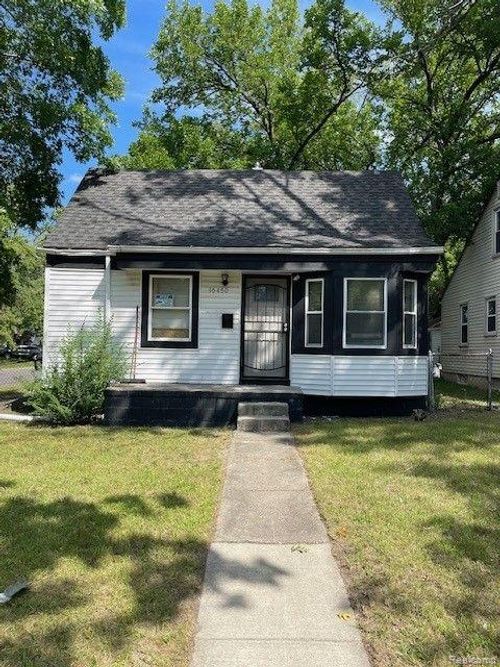 16450 Pembroke Ave, Detroit, MI, 48235-2439 | Card Image