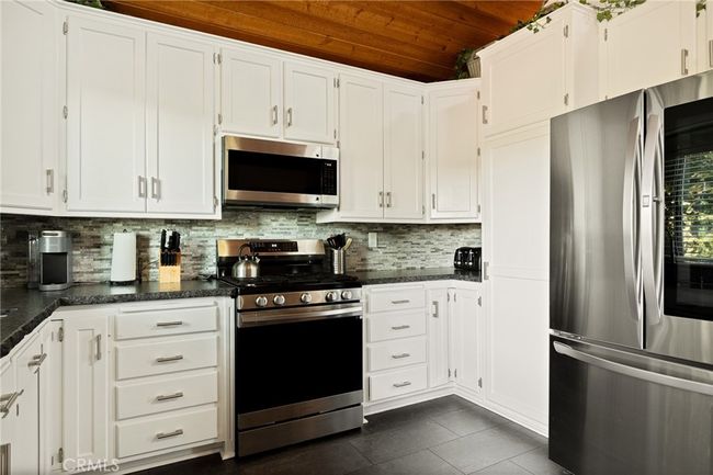 31297 All View Dr, House other with 4 bedrooms, 3 bathrooms and 6 parking in Running Springs CA | Image 13