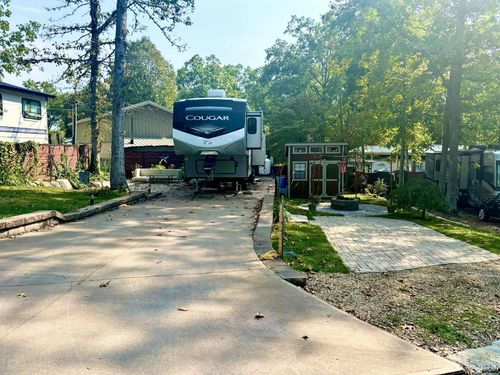 9181 Cherokee Trl, Crossville, TN, 38572-4510 | Card Image