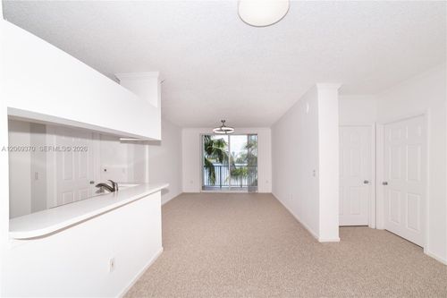 1407-17100 N Bay Rd, Sunny Isles Beach, FL, 33160-3457 | Card Image