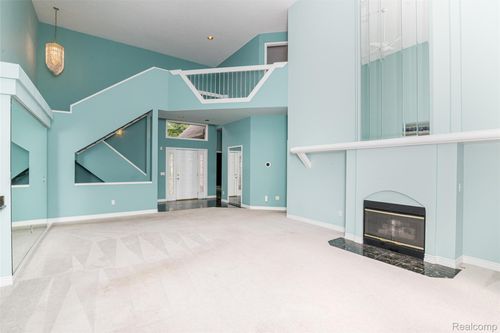 1093 Eagle Nest Dr, Milford, MI, 48381-4502 | Card Image