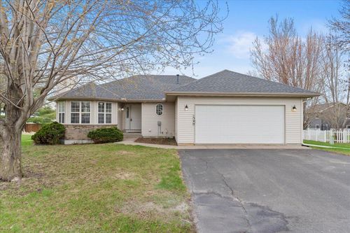 1540 Meadowlane Dr, Baldwin, WI, 54002-5553 | Card Image