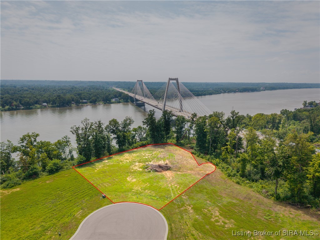Land in Jeffersonville