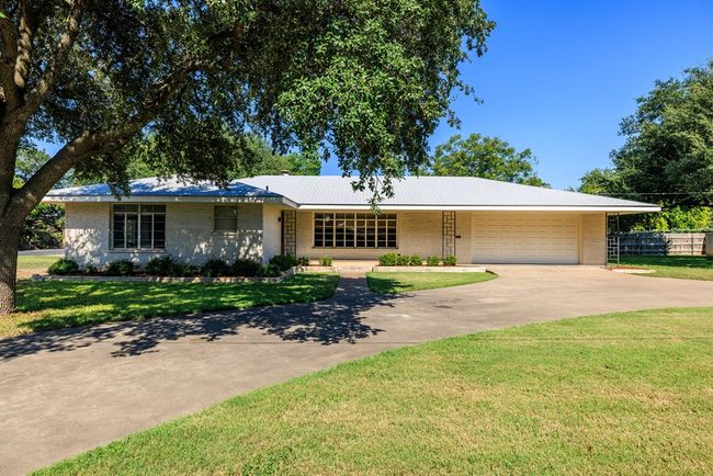 312 S Acorn St, House other with 3 bedrooms, 3 bathrooms and null parking in Fredericksburg TX | Image 40