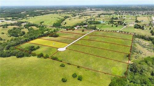 10778 Ewing Ave, Kansas City, MO, 64134-2725 | Card Image