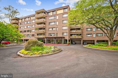 r40-200 Cross Keys Rd, BALTIMORE, MD, 21210-1555 | Card Image