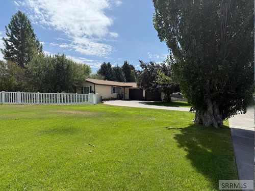 1076 Singletree Cir, Idaho Falls, ID, 83402-1651 | Card Image