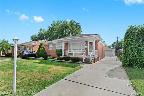 15761 Richmond St, Southgate, MI, 48195-3455 | Card Image