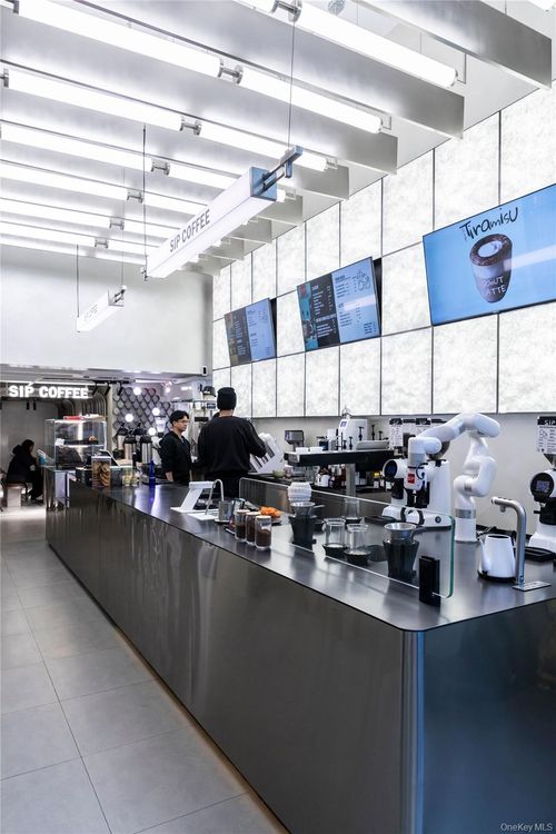 242 W 27th St, New York, NY, 10001-5926 | Card Image