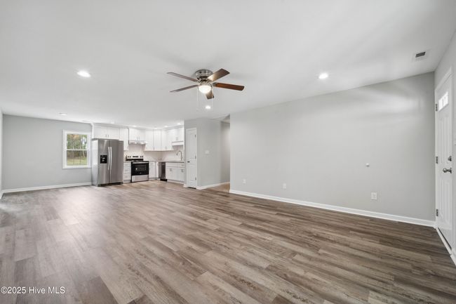 1996 Catherine Lake Rd, House other with 3 bedrooms, 2 bathrooms and 1 parking in Richlands NC | Image 5