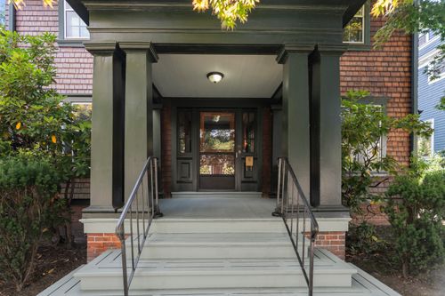 46 Huntington St, New Haven, CT, 06511-1333 | Card Image