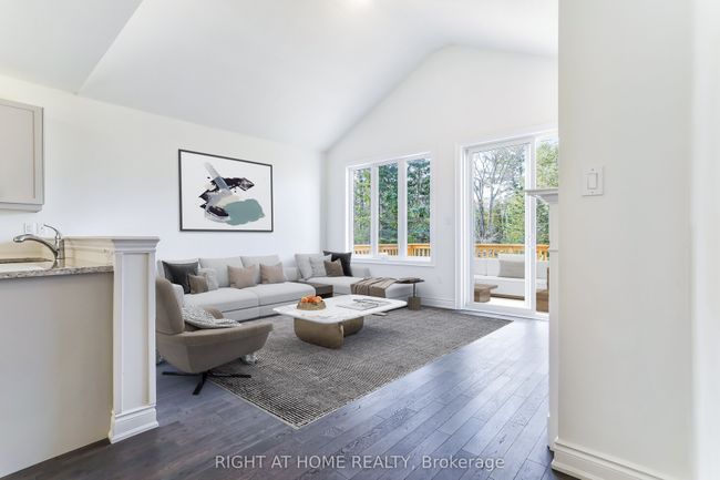 20 62 Nd St N, House other with 3 bedrooms, 3 bathrooms and 4 parking in Wasaga Beach ON | Image 6