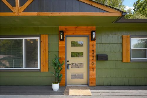 13301 10th St, Grandview, MO, 64030-2903 | Card Image