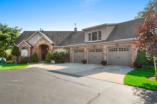 N975 River Drive, Menominee, MI, 49858 | Card Image