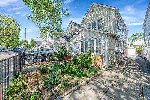 11427 120th St, South Ozone Park, NY, 11420-2035 | Card Image
