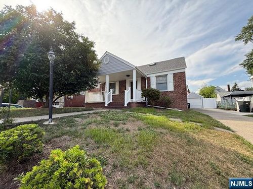 61 Fencsak Ave, Elmwood Park, NJ, 07407-1246 | Card Image