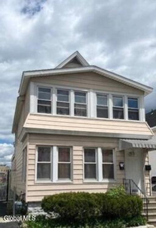 1025 Pleasant St, Schenectady, NY, 12303-1711 | Card Image