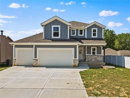 606 Patrick Dr, Excelsior Springs, MO, 64024-7306 | Card Image