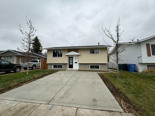 15 Laval Crt W, Lethbridge, AB, T1K4G2 | Card Image
