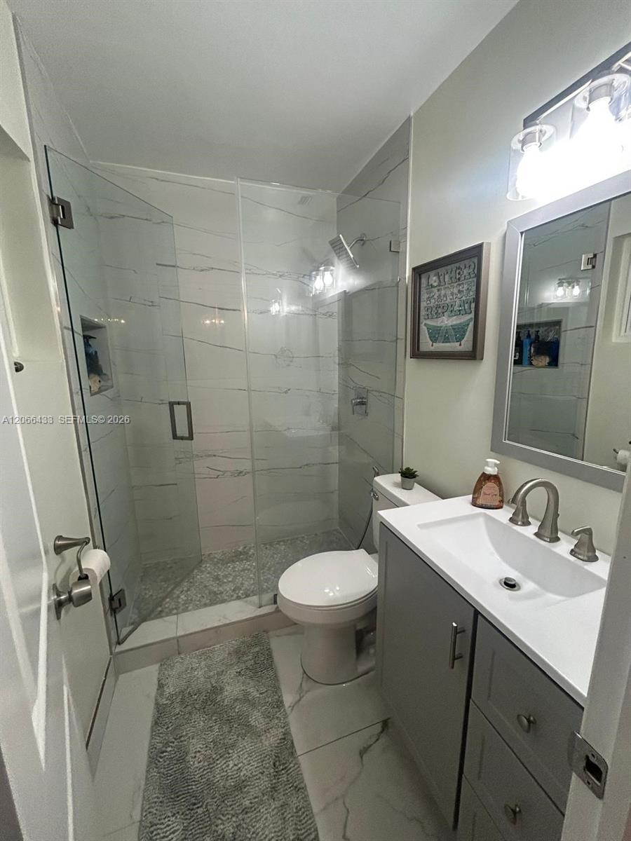 Residential Lease in Hollywood 3