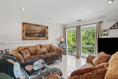 34 Overlook Cmns, Yorktown Heights, NY, 10598-5150 | Card Image