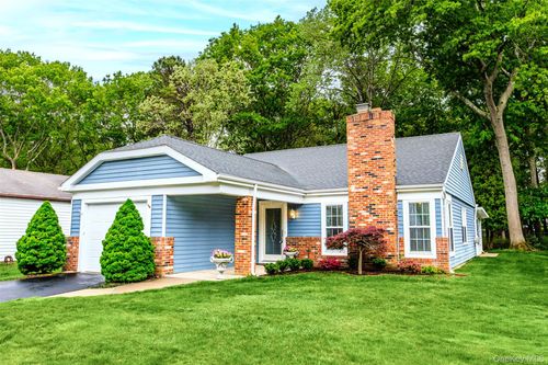 220 Belfast Ln, Ridge, NY, 11961-2022 | Card Image