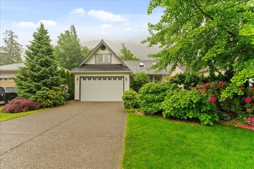 311 Miami River Dr, Harrison Hot Springs, BC, V0M1K0 | Card Image