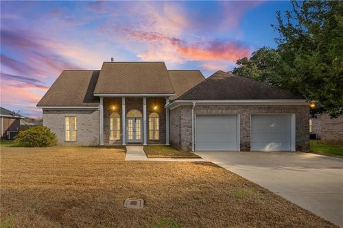 906 W Edgefield Dr, Saraland, AL, 36571-3404 | Card Image