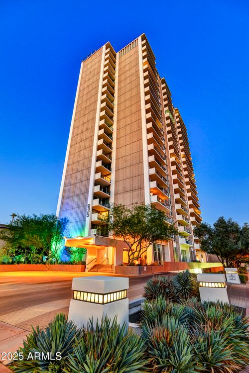 203-2323 N Central Ave, Phoenix, AZ, 85004-1325 | Card Image