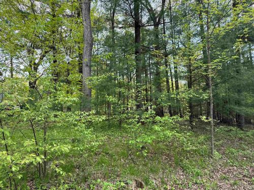 140 Ridge Dr, Wisconsin Dells, WI, 53965-8203 | Card Image