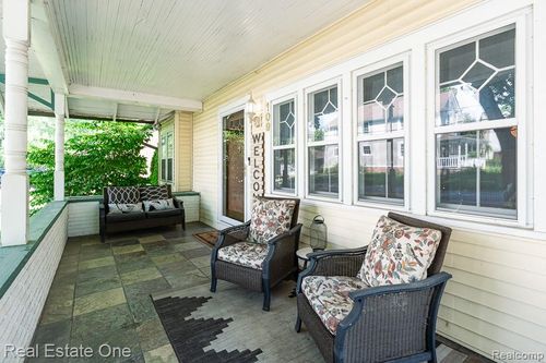109 Hacker St, Rochester Hills, MI, 48307-2634 | Card Image