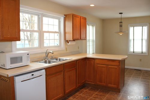 6-6 Sunnyside East Road Extension, Norwich, CT, 06389 | Card Image