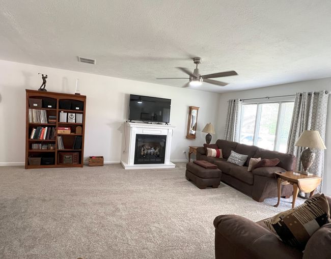 Living Room | Image 8