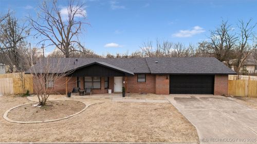 501 S Miller St, Vinita, OK, 74301-4616 | Card Image