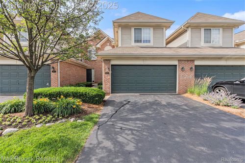 417 James Cir, Royal Oak, MI, 48067-4546 | Card Image