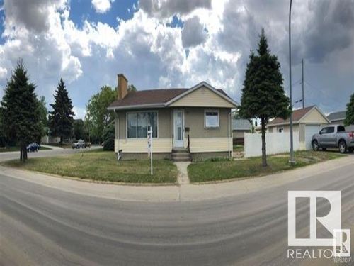 13703 137 Ave Nw, Edmonton, AB, T5L4C7 | Card Image