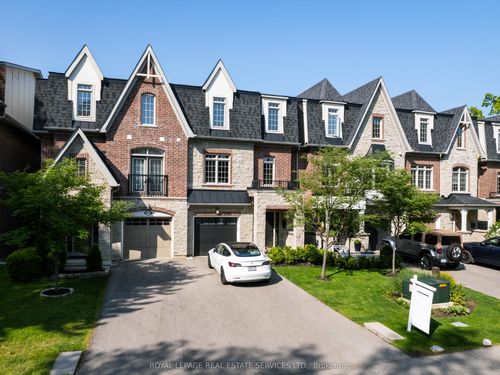 2083 Grange Dr, Mississauga, ON, L5B1P4 | Card Image